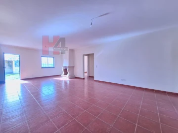 Moradia T3 para Venda em Glória do Ribatejo e Granho