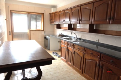Moradia T3 para Venda em Canelas