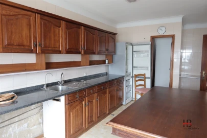 Moradia T3 para Venda em Canelas