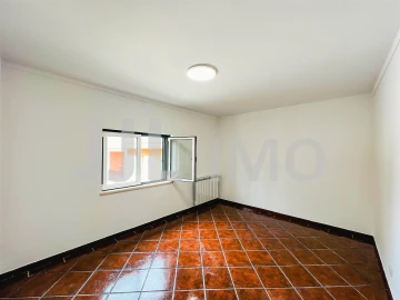 Moradia T10 para Arrendamento em Abitureiras