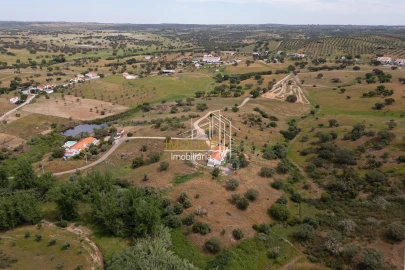 Moradia T5 para Venda em Pavia