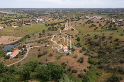 Moradia T5 para Venda em Pavia