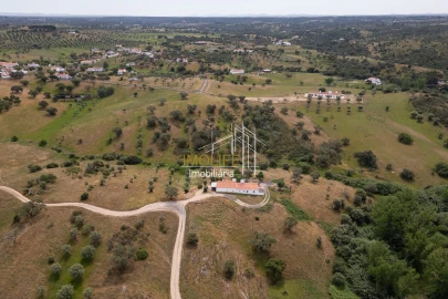 Moradia T5 para Venda em Pavia