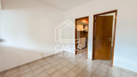 Apartamento T1 para Arrendamento em Carcavelos e Parede