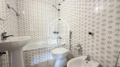 Apartamento T1 para Arrendamento em Carcavelos e Parede