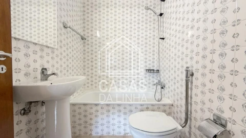 Apartamento T1 para Arrendamento em Carcavelos e Parede