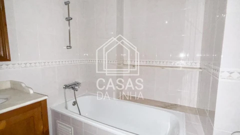Apartamento T2 para Arrendamento em Rio de Mouro