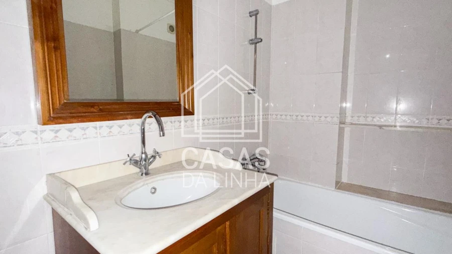 Apartamento T2 para Arrendamento em Rio de Mouro Foto 6