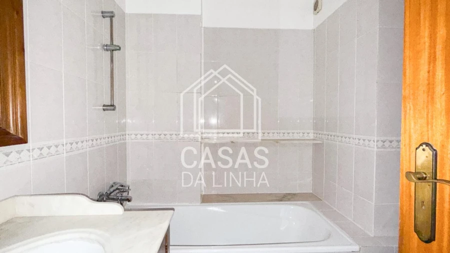 Apartamento T2 para Arrendamento em Rio de Mouro Foto 7