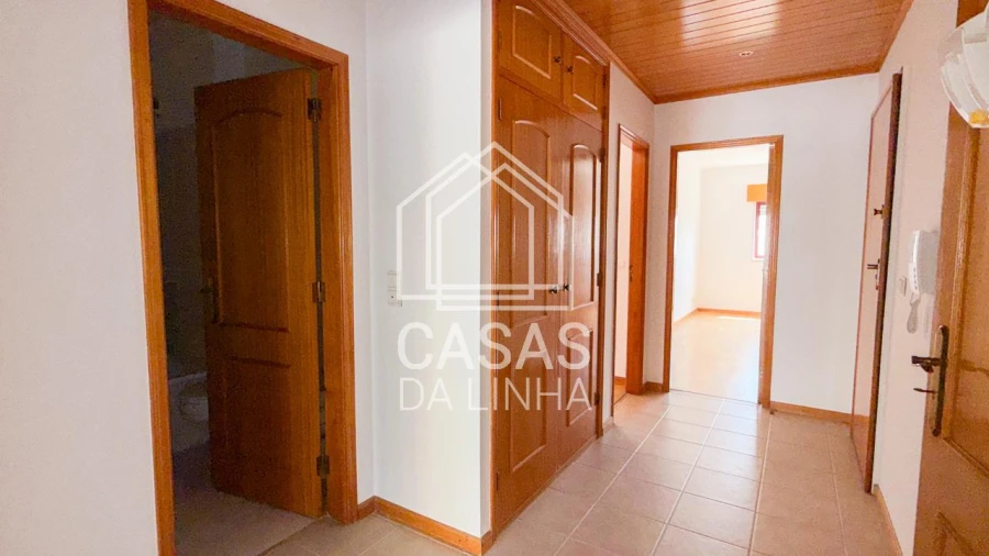 Apartamento T2 para Arrendamento em Rio de Mouro Foto 14