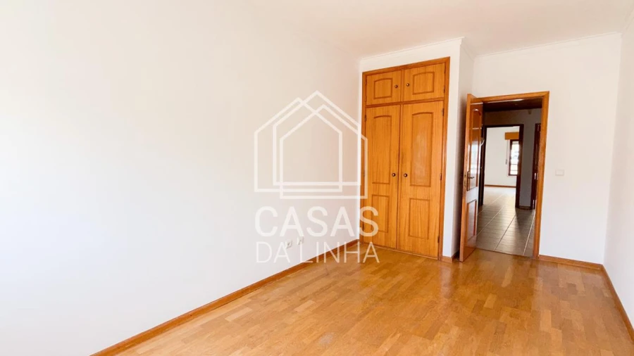 Apartamento T2 para Arrendamento em Rio de Mouro Foto 18
