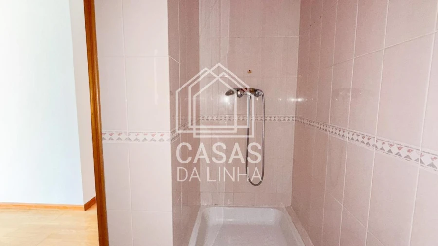 Apartamento T2 para Arrendamento em Rio de Mouro Foto 22