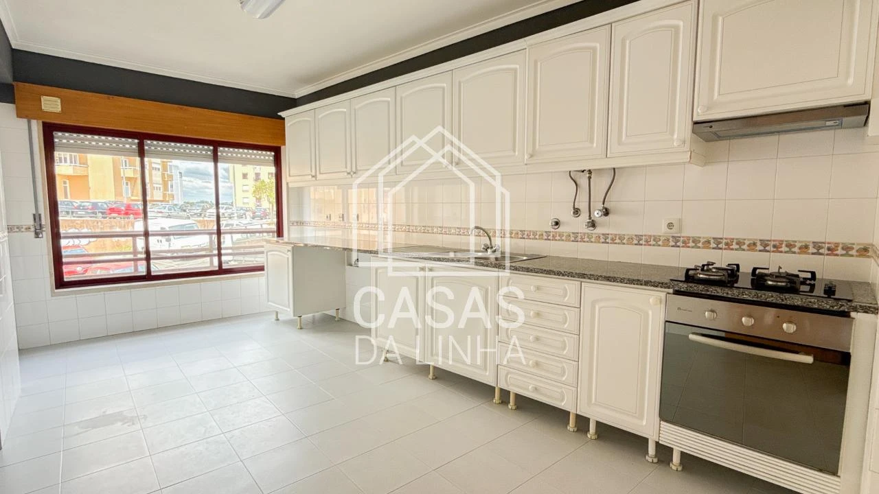 Apartamento T2 para Arrendamento em Rio de Mouro Foto 1