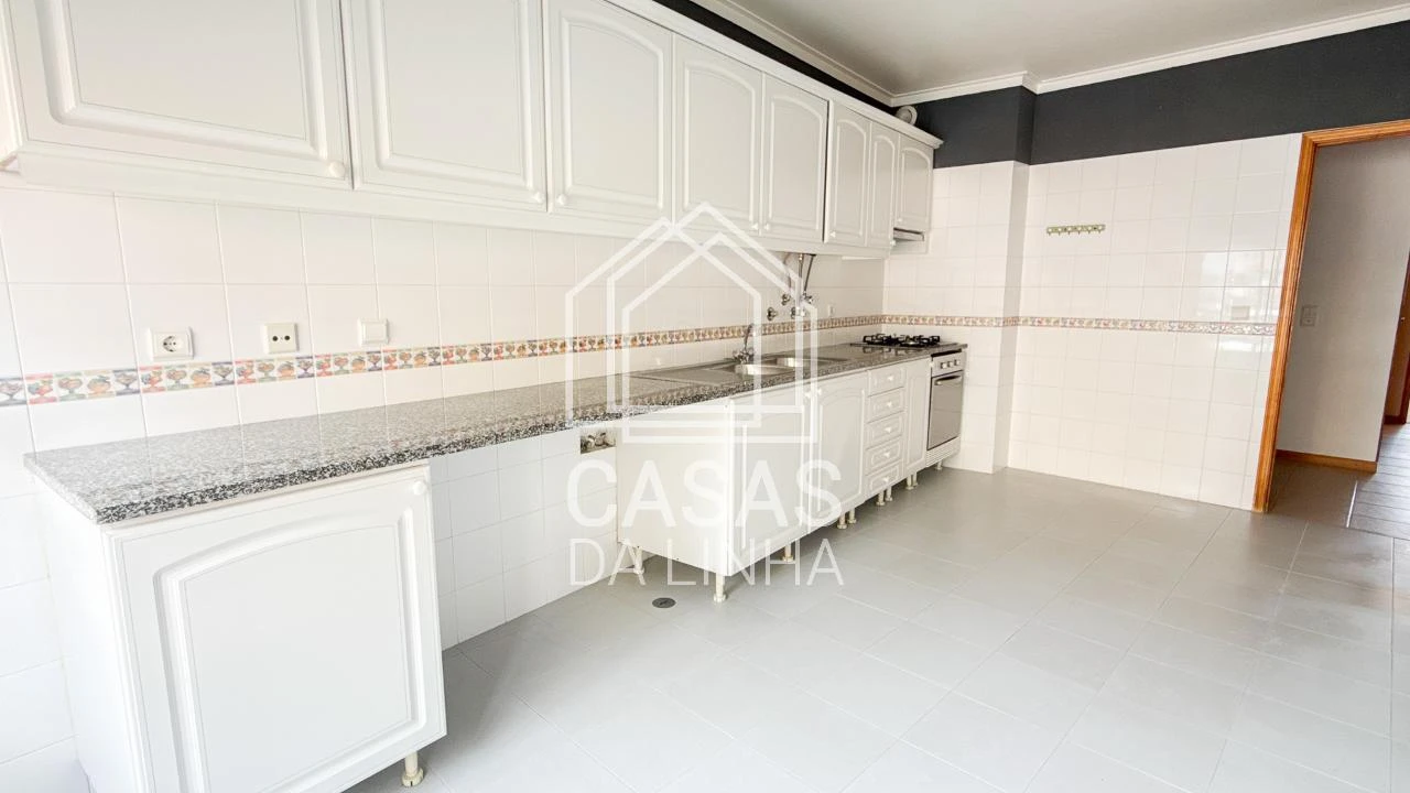 Apartamento T2 para Arrendamento em Rio de Mouro Foto 5