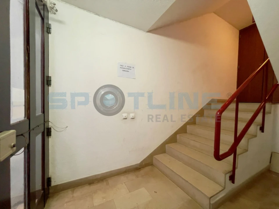 Apartamento T1 para Arrendamento em Quarteira Foto 2