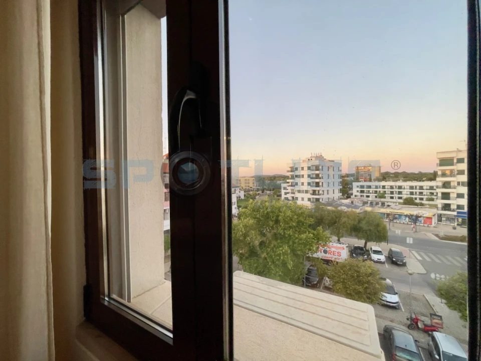 Apartamento T1 para Arrendamento em Quarteira Foto 35