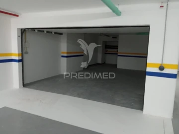 Apartamento T2 para Venda em Santo António dos Cavaleiros e Frielas