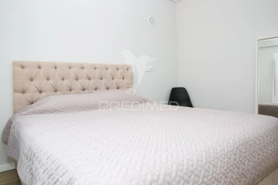 Apartamento T2 para Venda em Santo António dos Cavaleiros e Frielas