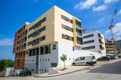 Apartamento T2 para Venda em Santo António dos Cavaleiros e Frielas