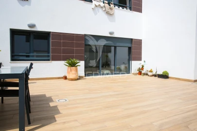 Apartamento T2 para Venda em Santo António dos Cavaleiros e Frielas