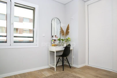 Apartamento T2 para Venda em Santo António dos Cavaleiros e Frielas