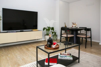 Apartamento T2 para Venda em Santo António dos Cavaleiros e Frielas