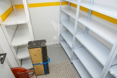 Apartamento T2 para Venda em Santo António dos Cavaleiros e Frielas