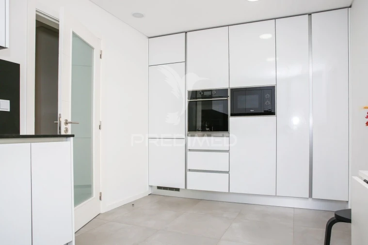 Apartamento T2 para Venda em Santo António dos Cavaleiros e Frielas Foto 4