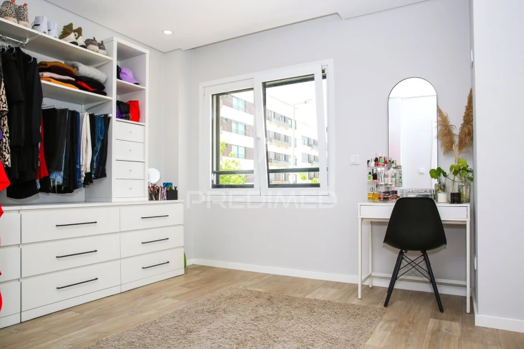 Apartamento T2 para Venda em Santo António dos Cavaleiros e Frielas Foto 12