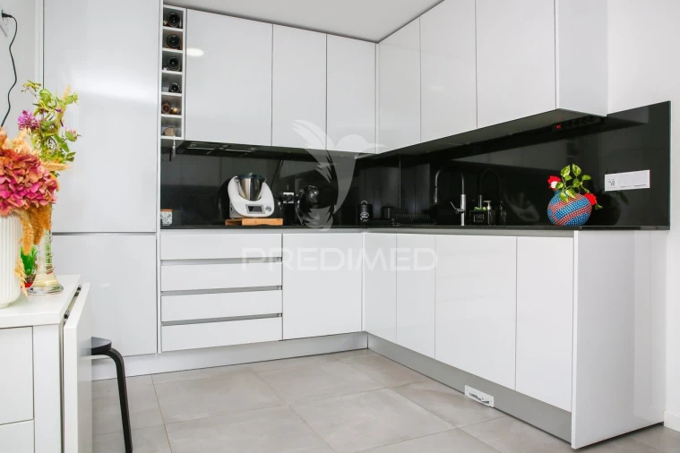 Apartamento T2 para Venda em Santo António dos Cavaleiros e Frielas Foto 2