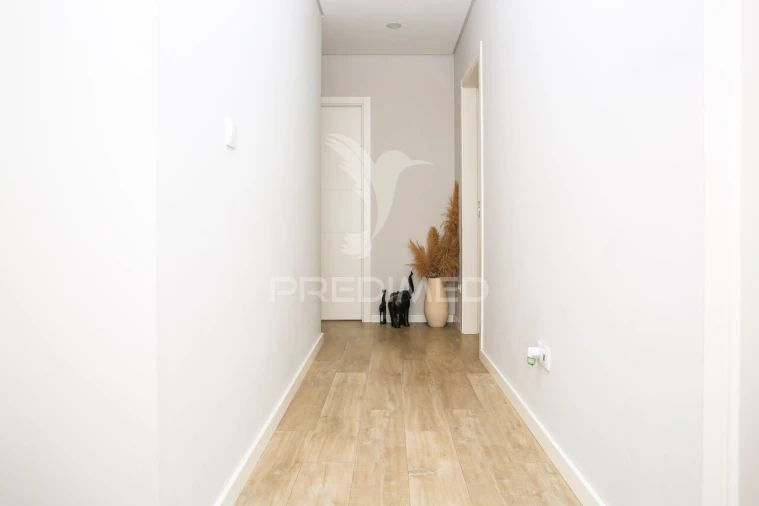 Apartamento T2 para Venda em Santo António dos Cavaleiros e Frielas Foto 24