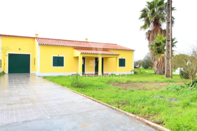 Moradia T3 para Venda em Glória do Ribatejo e Granho