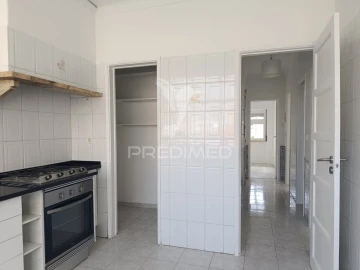 Apartamento T2 para Venda em Agualva e Mira-Sintra