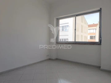 Apartamento T2 para Venda em Agualva e Mira-Sintra