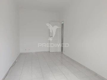 Apartamento T2 para Venda em Agualva e Mira-Sintra