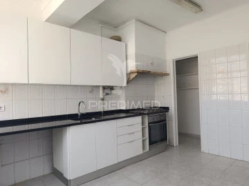 Apartamento T2 para Venda em Agualva e Mira-Sintra