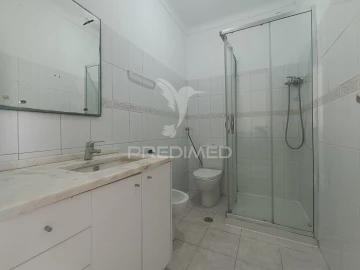 Apartamento T2 para Venda em Agualva e Mira-Sintra