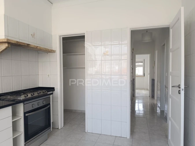 Apartamento T2 para Venda em Agualva e Mira-Sintra Foto 3