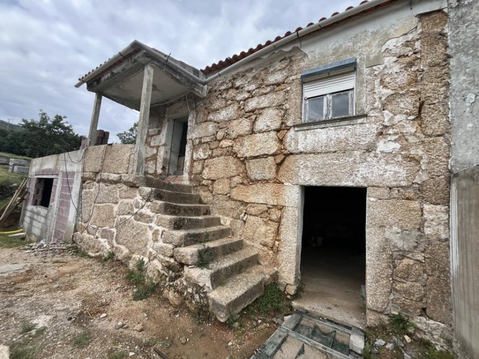 Quinta T0 para Venda em Gonçalo Foto 1
