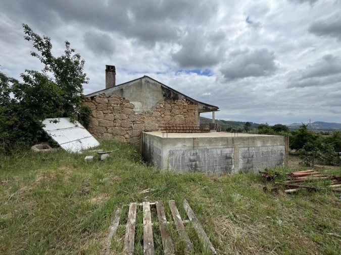 Quinta T0 para Venda em Gonçalo Foto 3