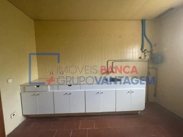 Prédio para Venda em Aguiar da Beira e Coruche