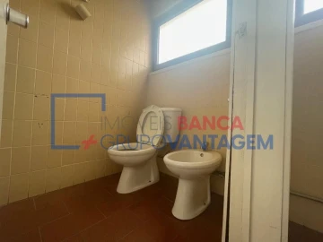 Prédio para Venda em Aguiar da Beira e Coruche