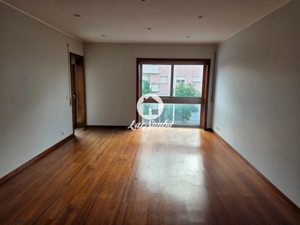 Apartamento T2 para Venda em Cidade da Maia Foto 4