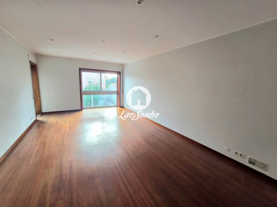 Apartamento T2 para Venda em Cidade da Maia Foto 6