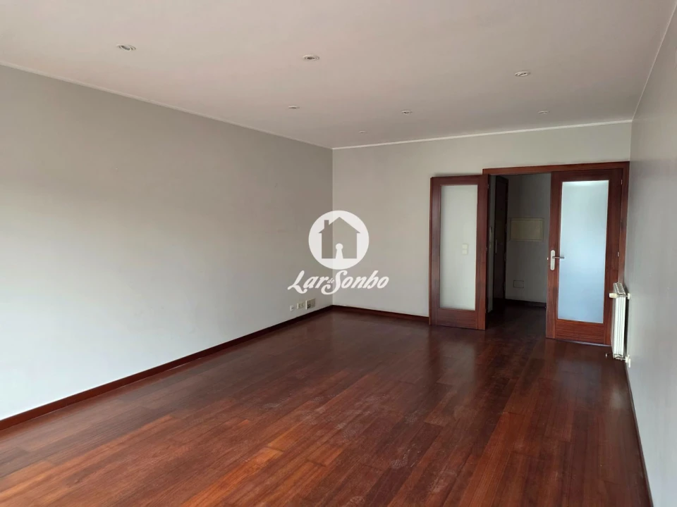 Apartamento T2 para Venda em Cidade da Maia Foto 7