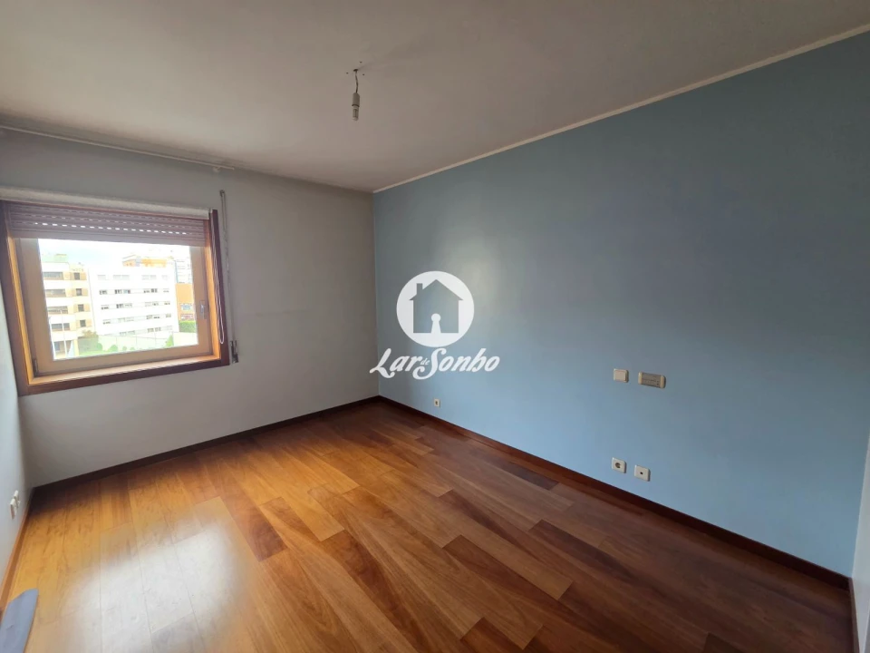 Apartamento T2 para Venda em Cidade da Maia Foto 14