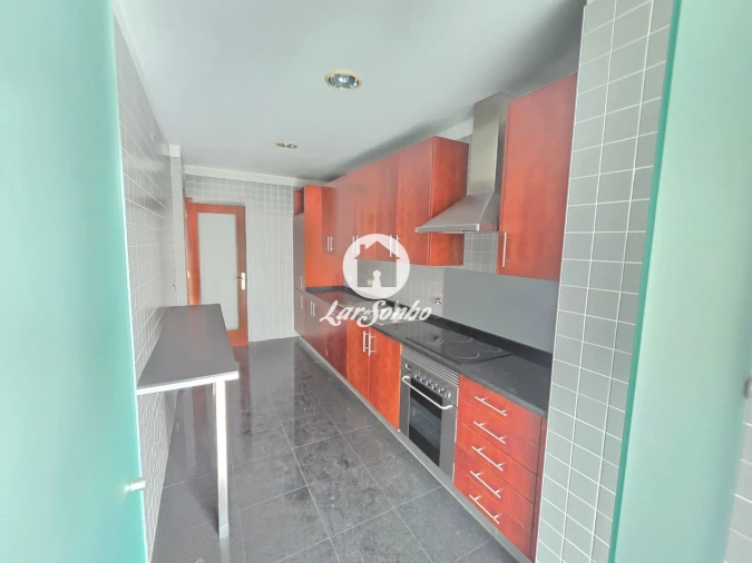 Apartamento T2 para Venda em Cidade da Maia Foto 3
