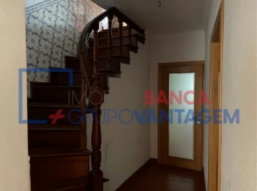 Moradia T3 para Venda em Currelos, Papízios e Sobral