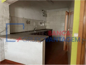Moradia T3 para Venda em Currelos, Papízios e Sobral