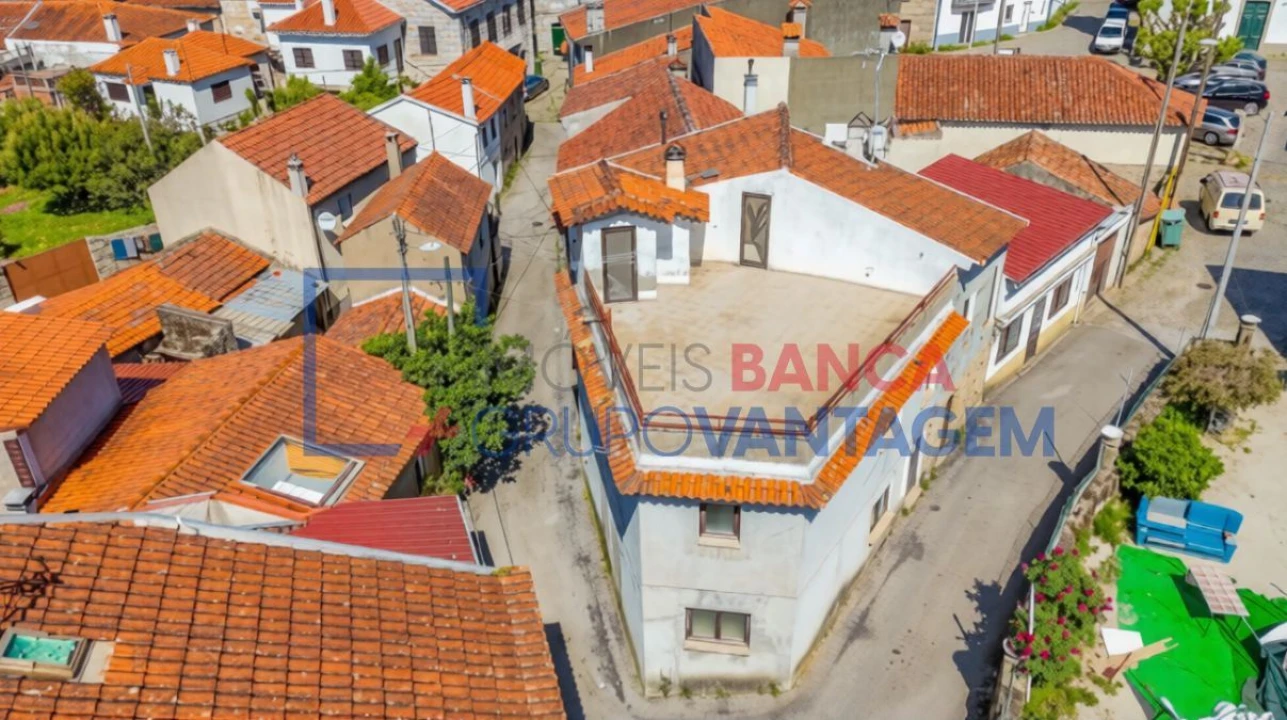 Moradia T3 para Venda em Oliveira do Conde Foto 1